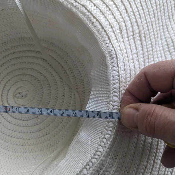 Large hat - Picture 4 of 5